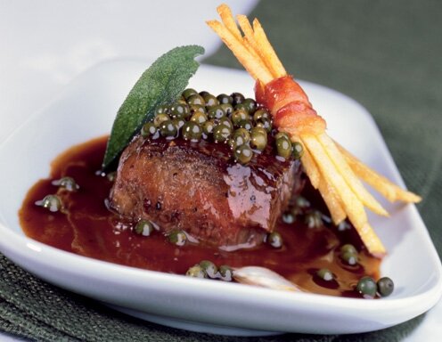 Bucatareasa, femeie ajutor de bucatar,